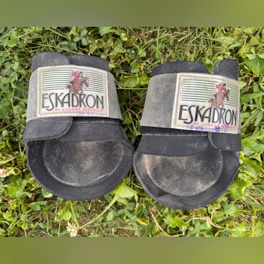 Eskadron fetlock boots used black